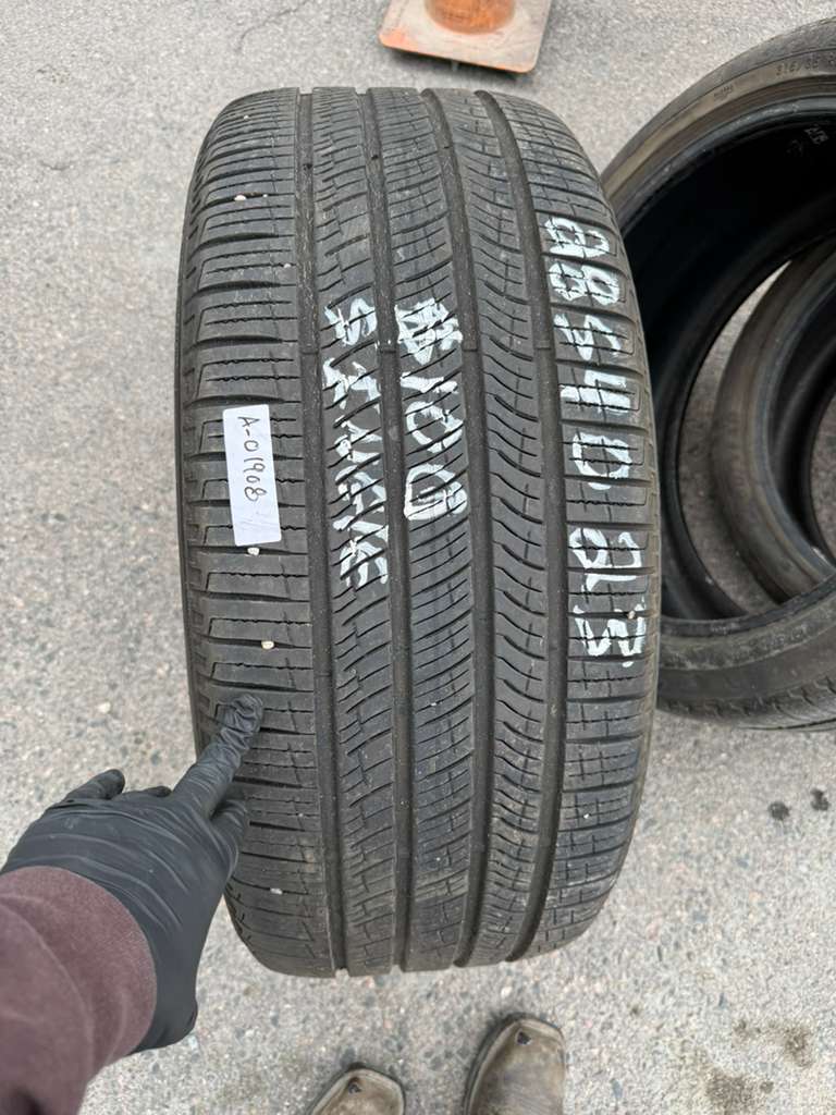 285/40R23 Single (1 Used Tire) Pirelli Scorpian MS