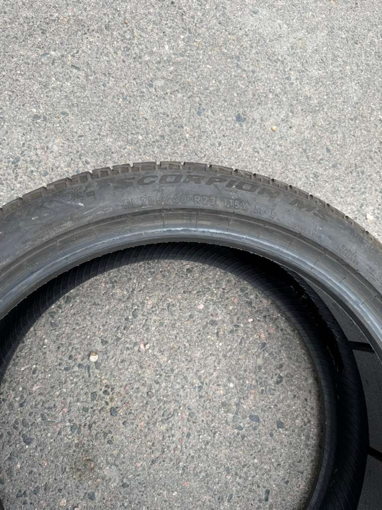 285/40R23 Single (1 Used Tire) Pirelli Scorpian MS