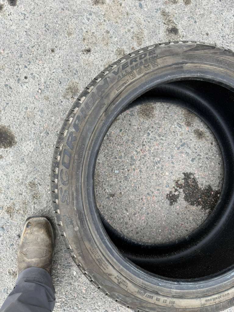 315/35R21 Single (1 Used Tire) Pirelli Scorpian Verde