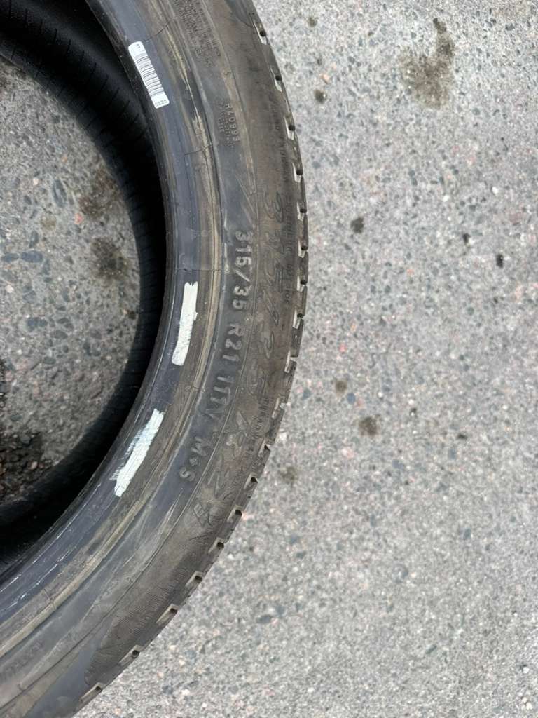 315/35R21 Single (1 Used Tire) Pirelli Scorpian Verde