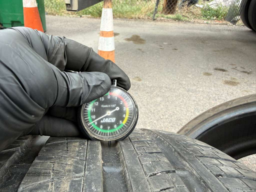 315/35R21 Single (1 Used Tire) Pirelli Scorpian Verde