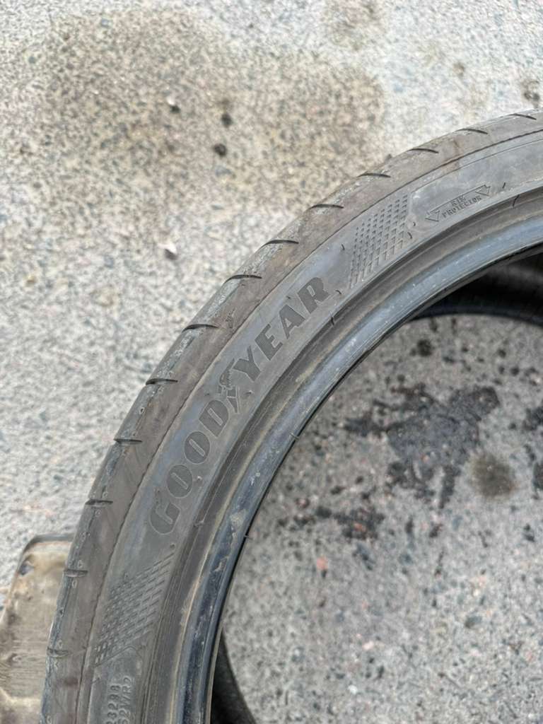 305/30R21 Single (1 Used Tire) Goodyear Eagle F1