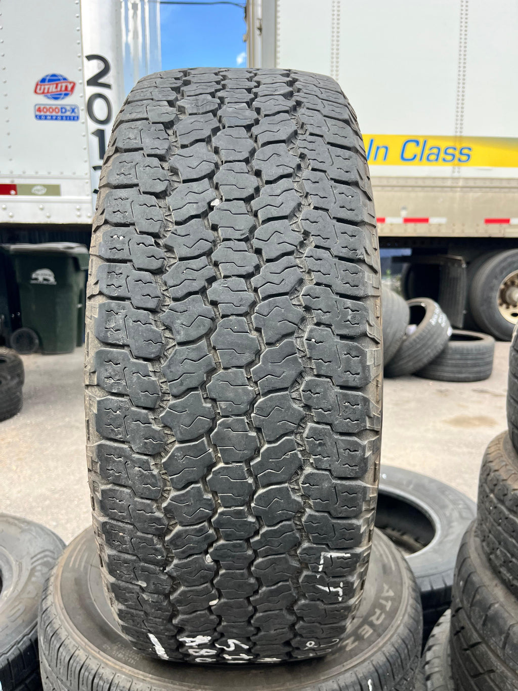 LT275/65R18 Single (1 Used Tire) Goodyear Wrangler Adventure