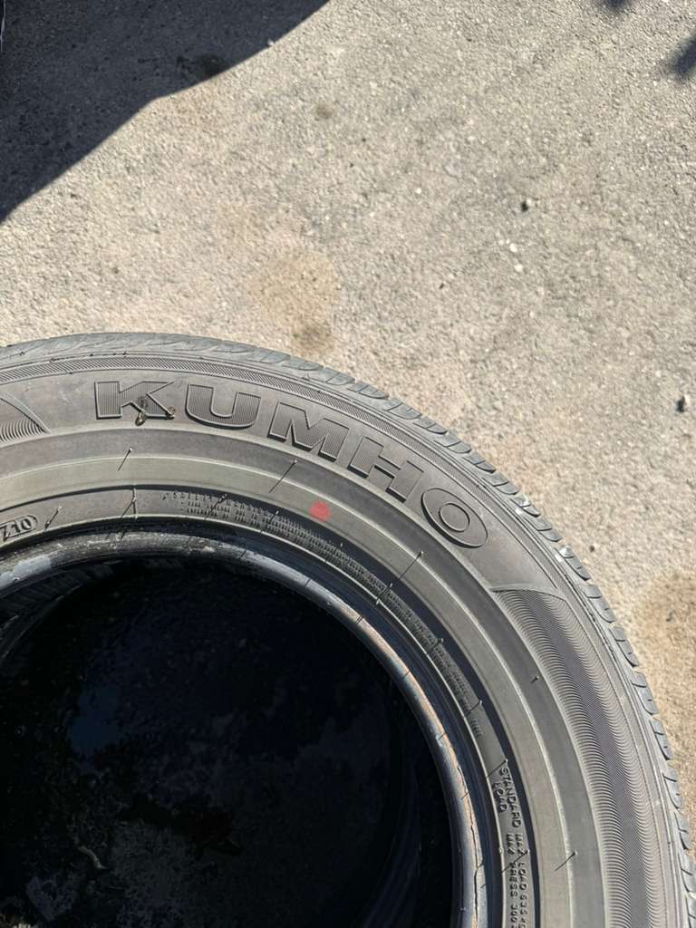 195/75R14 Pair (2 Used Tires) Kumho Solus KR21