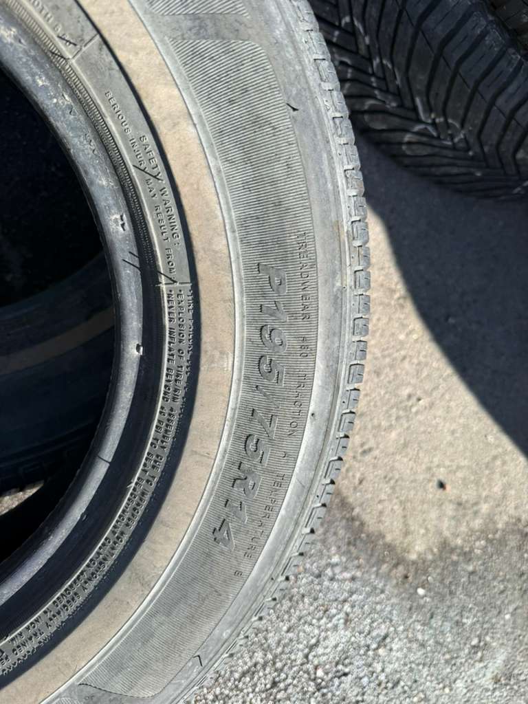 205/75R14 Pair (2 Used Tires) Travelstar UN106