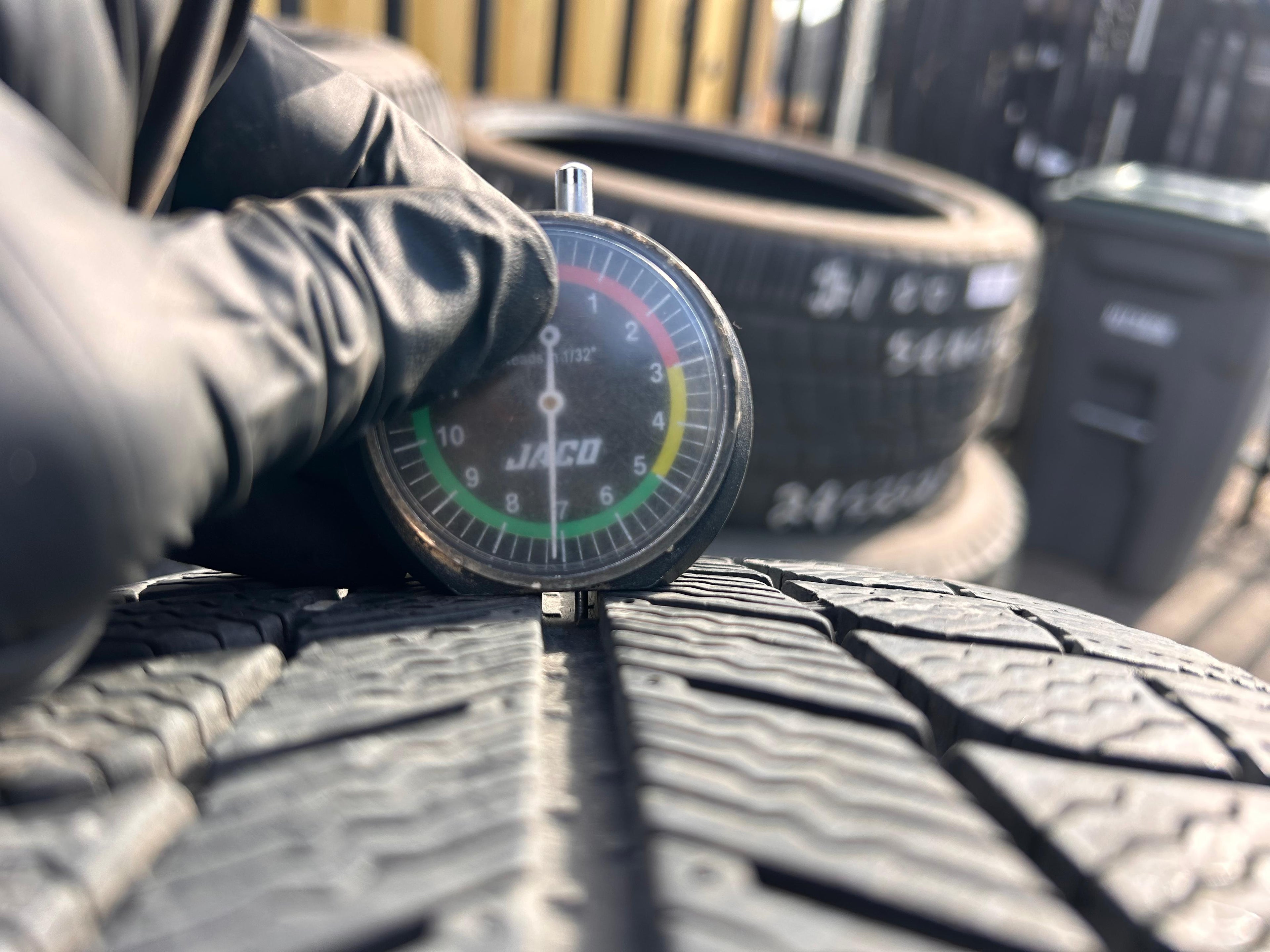 215/60R16 Set (4 Used Tires) Michelin Michelin