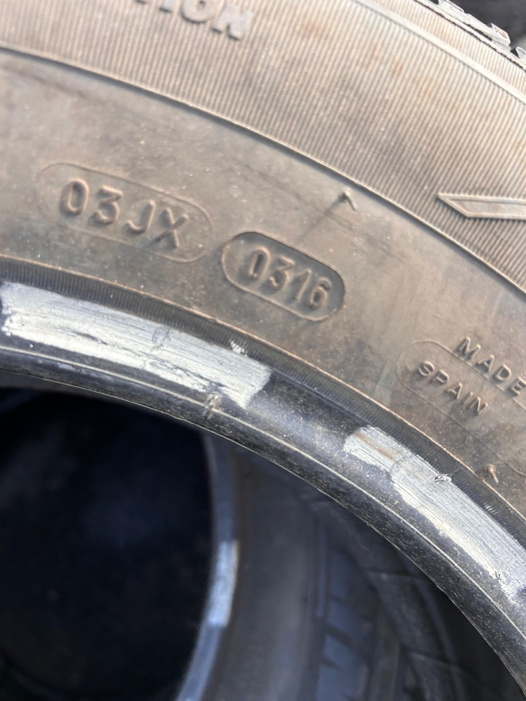 215/60R16 Set (4 Used Tires) Michelin Michelin