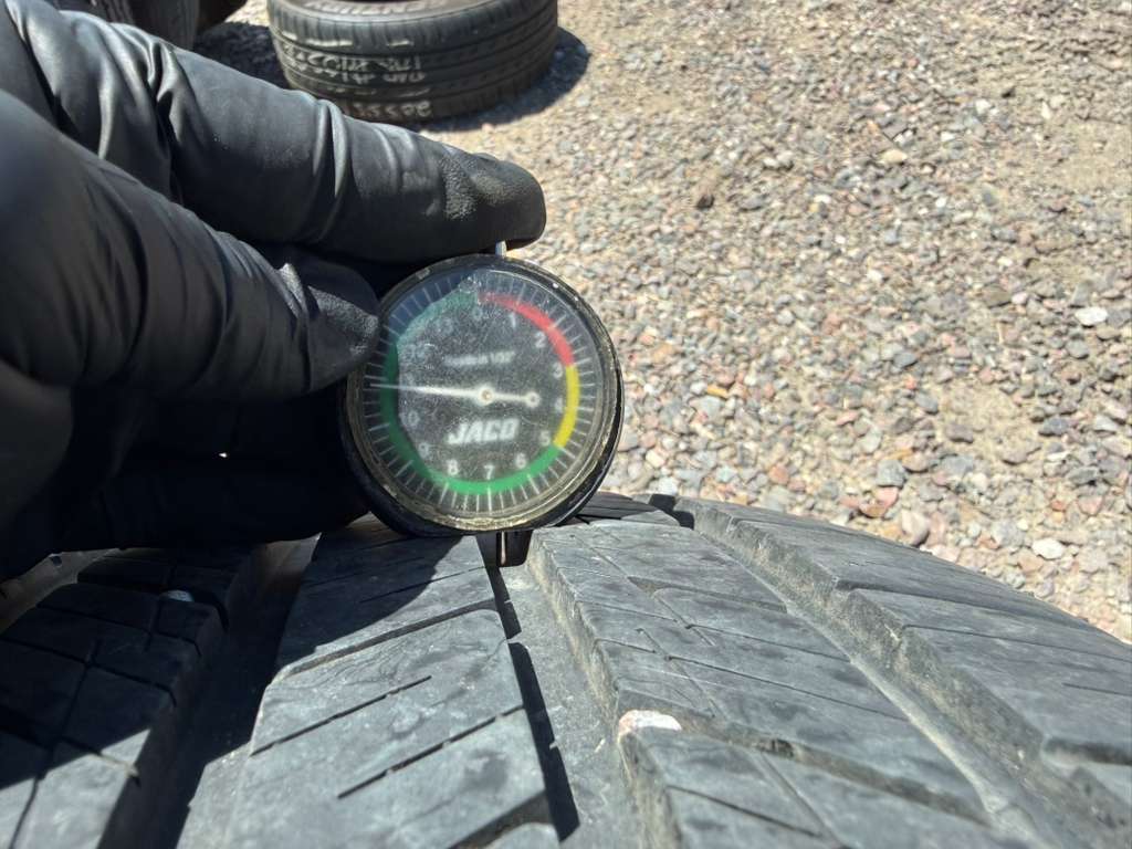 255/55R20 Single (1 Like New Tire) Blackhawk Agility SUV