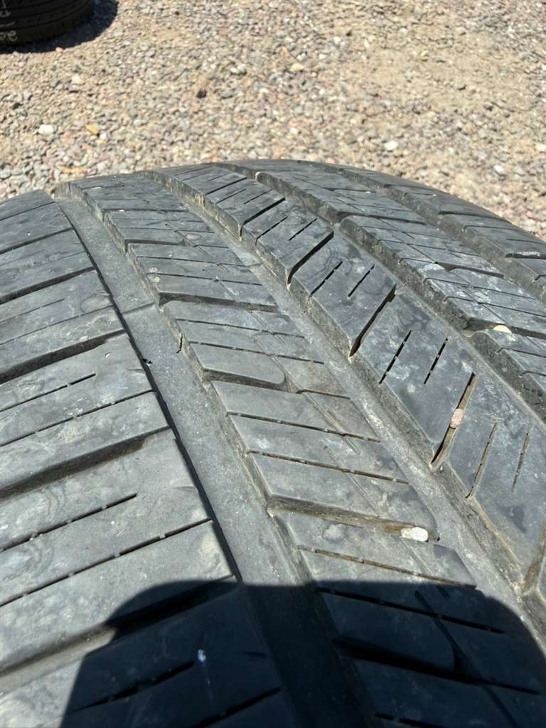 255/55R20 Single (1 Like New Tire) Blackhawk Agility SUV