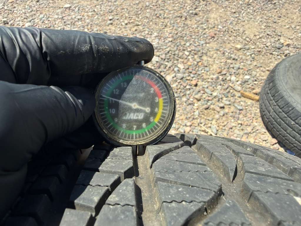 225/65R17 Single (1 Used Tire) Firestone Destination LE3