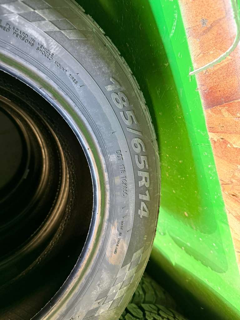 185/65R14 Set (4 Brand New Tires) Lionhart LH-501