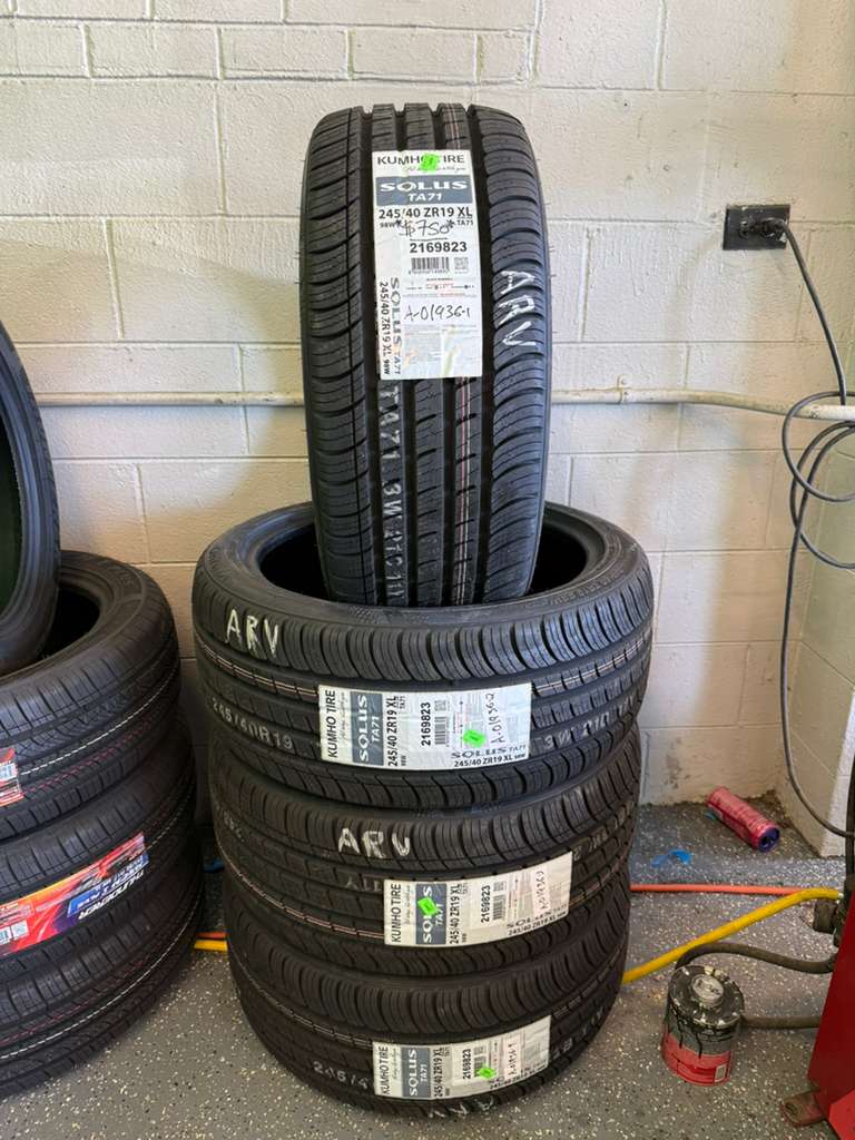 245/40R19 Set (4 Brand New Tires) Kumho Solus TA71