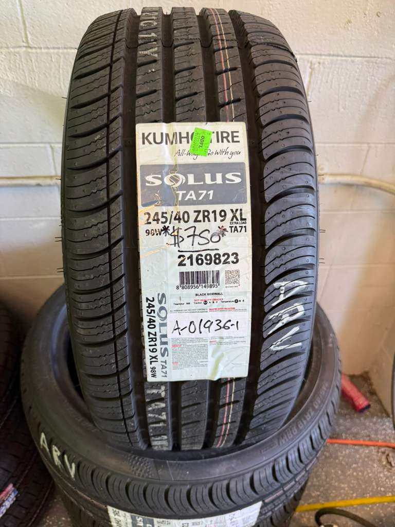 245/40R19 Set (4 Brand New Tires) Kumho Solus TA71