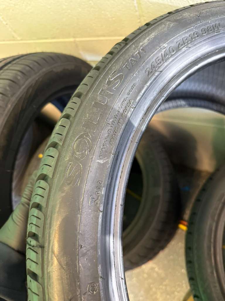 245/40R19 Set (4 Brand New Tires) Kumho Solus TA71
