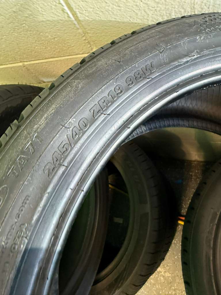 245/40R19 Set (4 Brand New Tires) Kumho Solus TA71