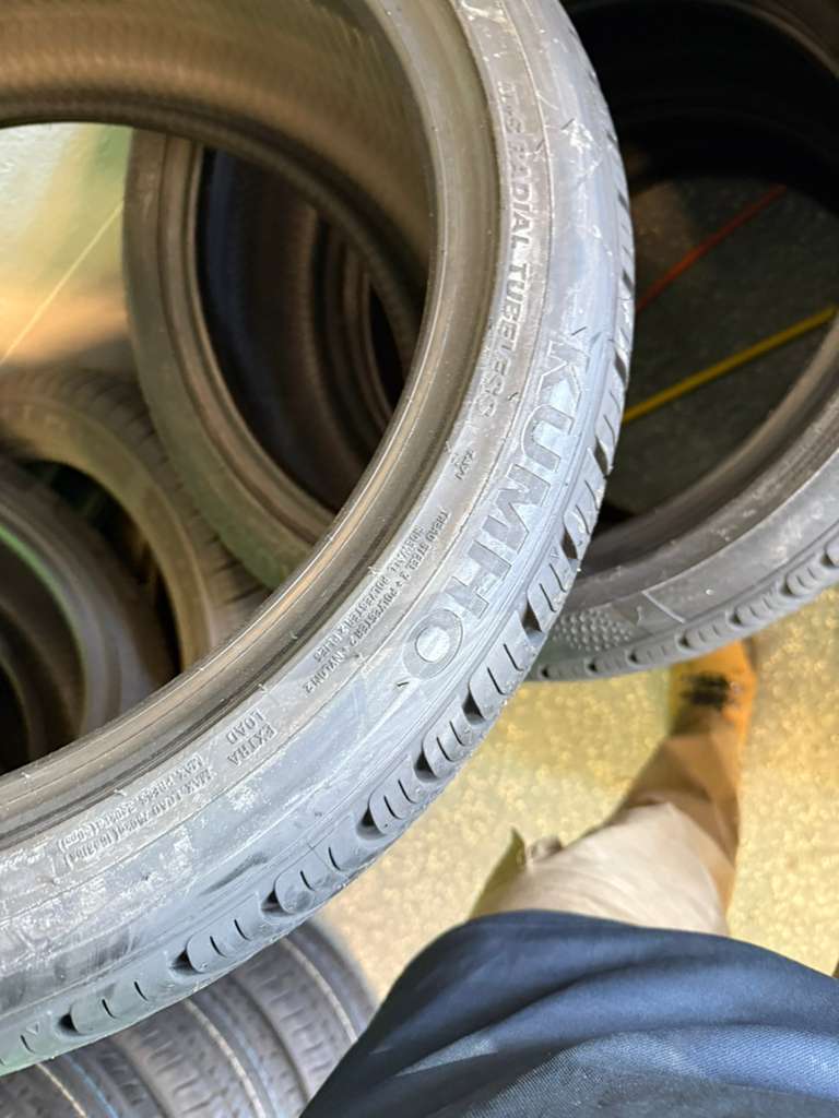 245/40R19 Set (4 Brand New Tires) Kumho Solus TA71