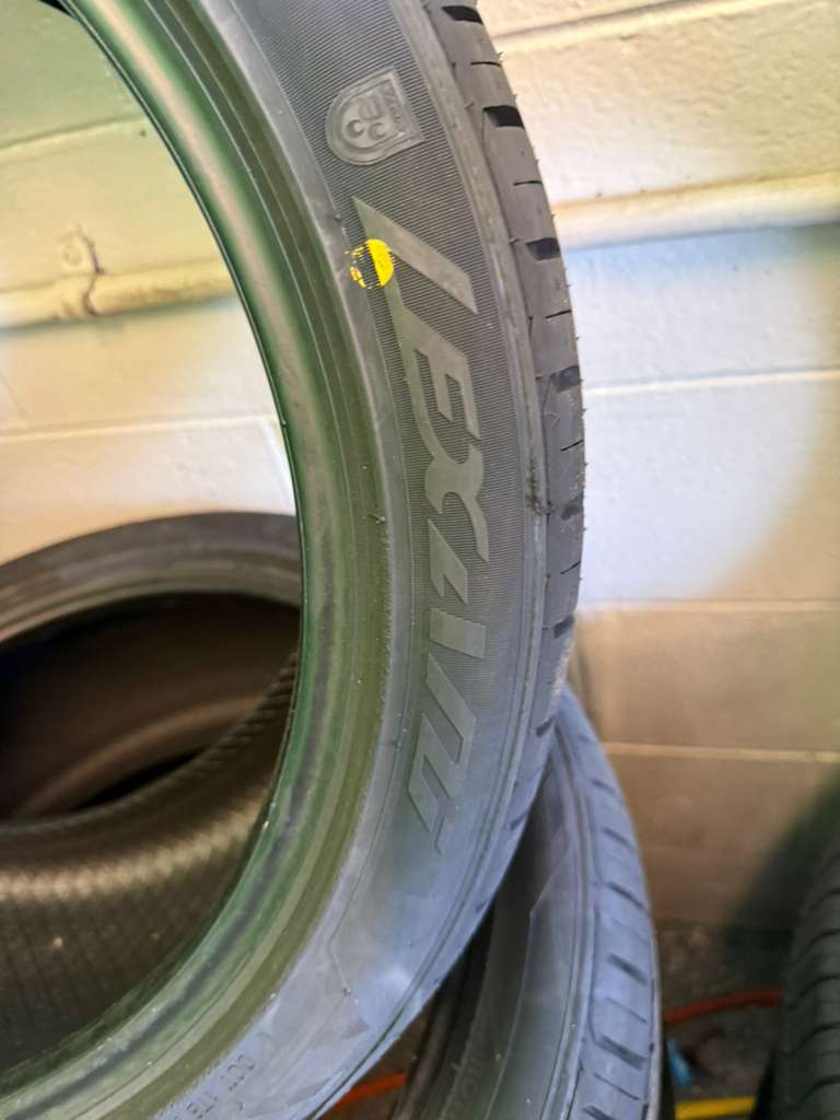 245/40R18 Set (4 Brand New Tires) Lexani LX UHP-207