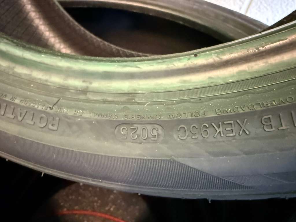 245/40R18 Set (4 Brand New Tires) Lexani LX UHP-207