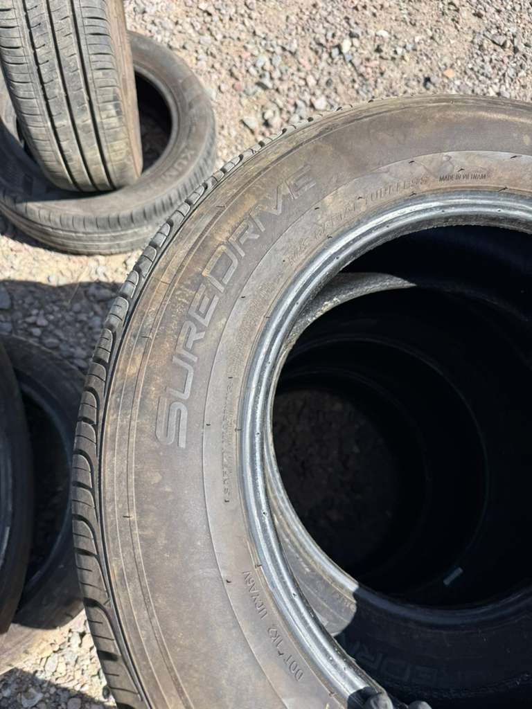 225/60R16 Set (4 Like New Tires) Sure Drive All Season