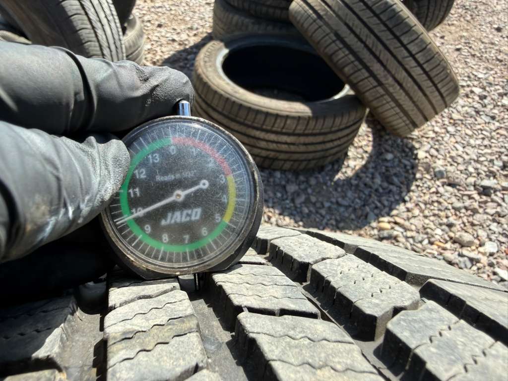 215/70R16Pair (2 Used Tires) Michelin Defender LTX