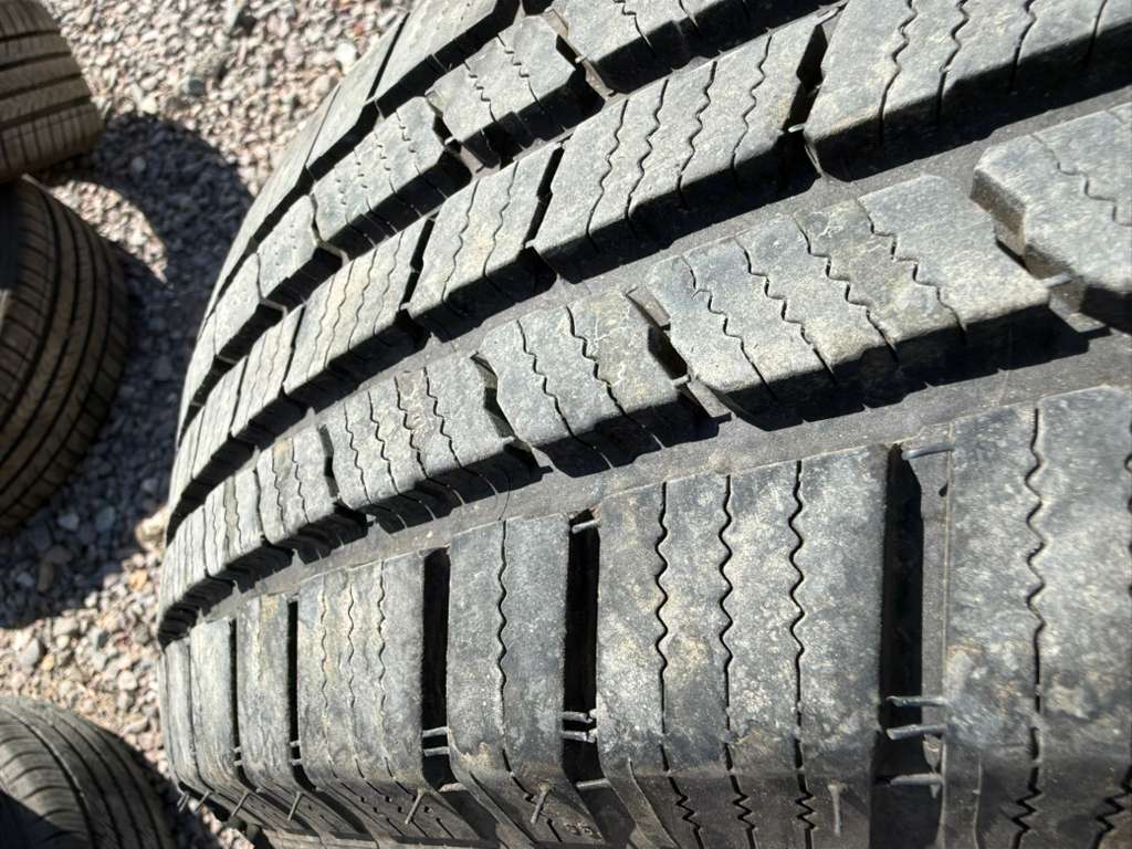215/70R16Pair (2 Used Tires) Michelin Defender LTX