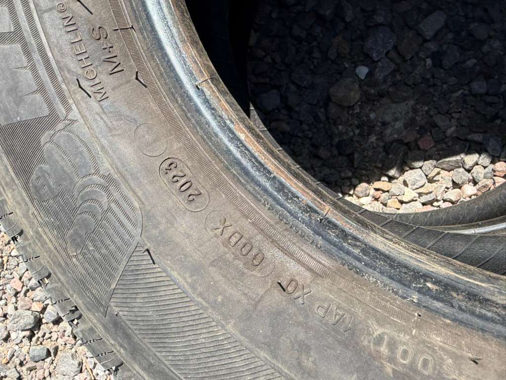 215/70R16Pair (2 Used Tires) Michelin Defender LTX