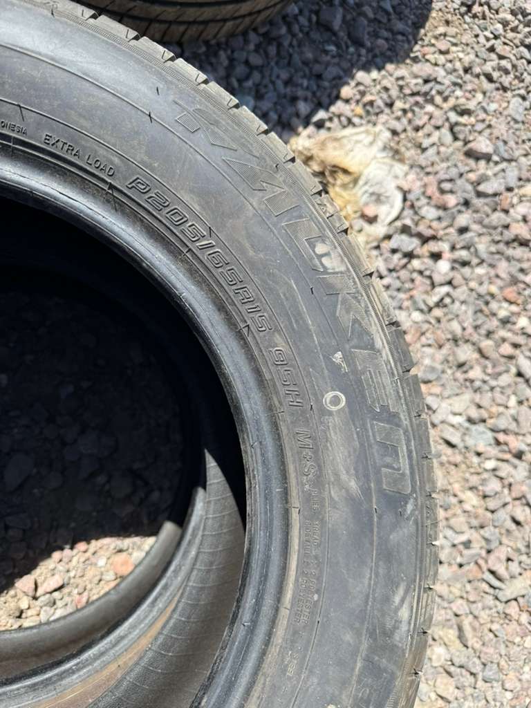 205/65R15 Pair (2 Like New Tires)  Falken Pro G5 Touring