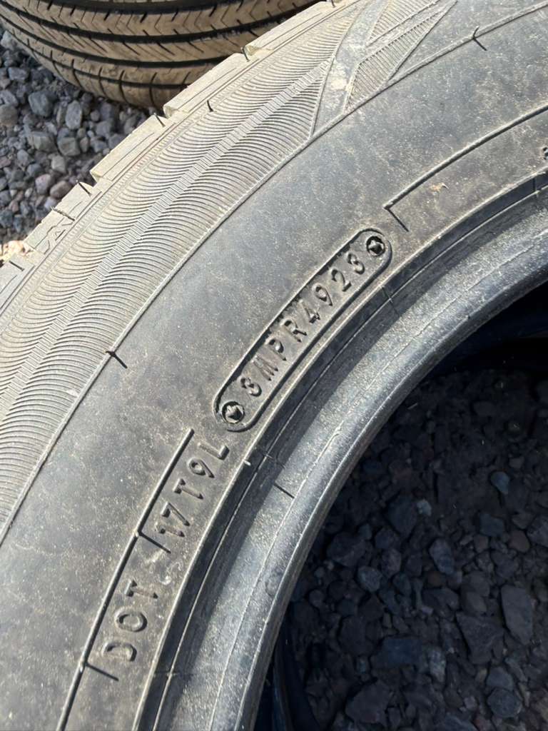 205/65R15 Pair (2 Like New Tires)  Falken Pro G5 Touring