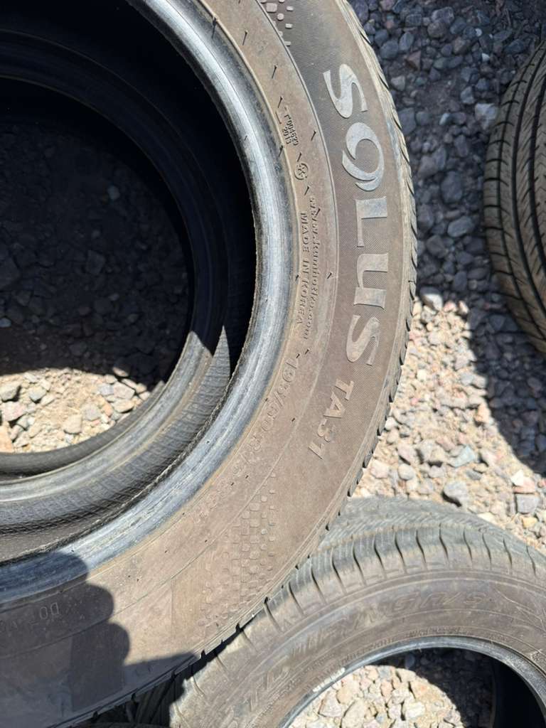 195/60R15 Pair (2 Used Tires) Kumho Solus TA31