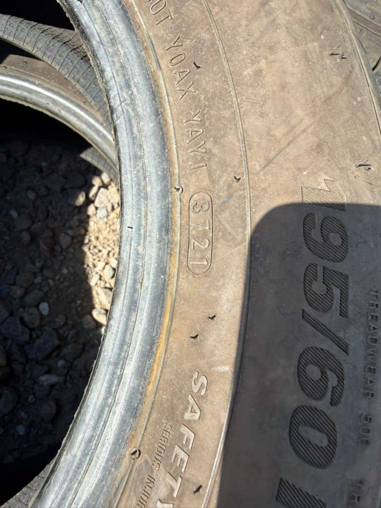 195/60R15 Pair (2 Used Tires) Kumho Solus TA31