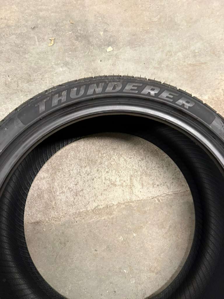 225/40R18 Set (4 Brand New Tires) Thunderer Mach 5