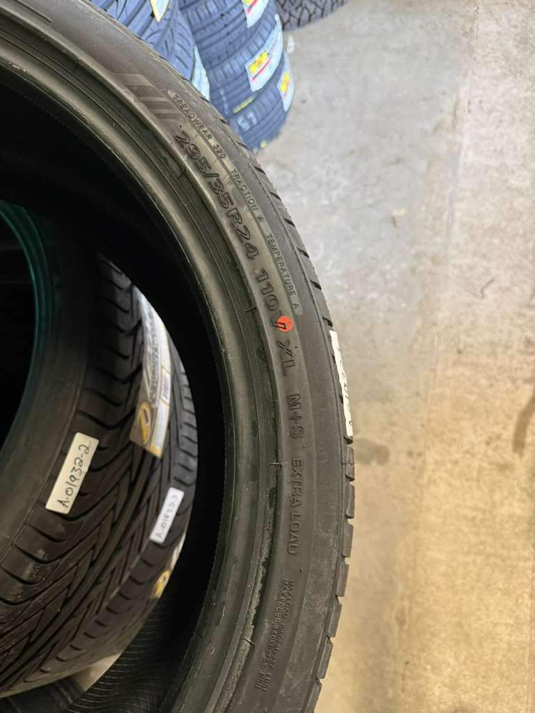 295/35R24 Set (4 Brand New Tires) Lexani LX-Thirty