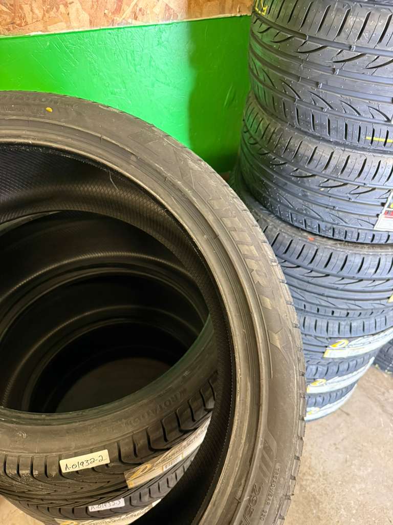 295/35R24 Set (4 Brand New Tires) Lexani LX-Thirty