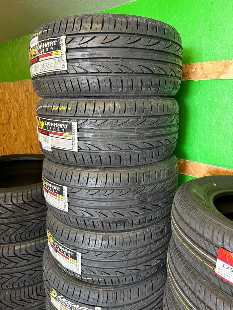 215/35R18 Set (4 Brand New Tires) Lionhart LH-503