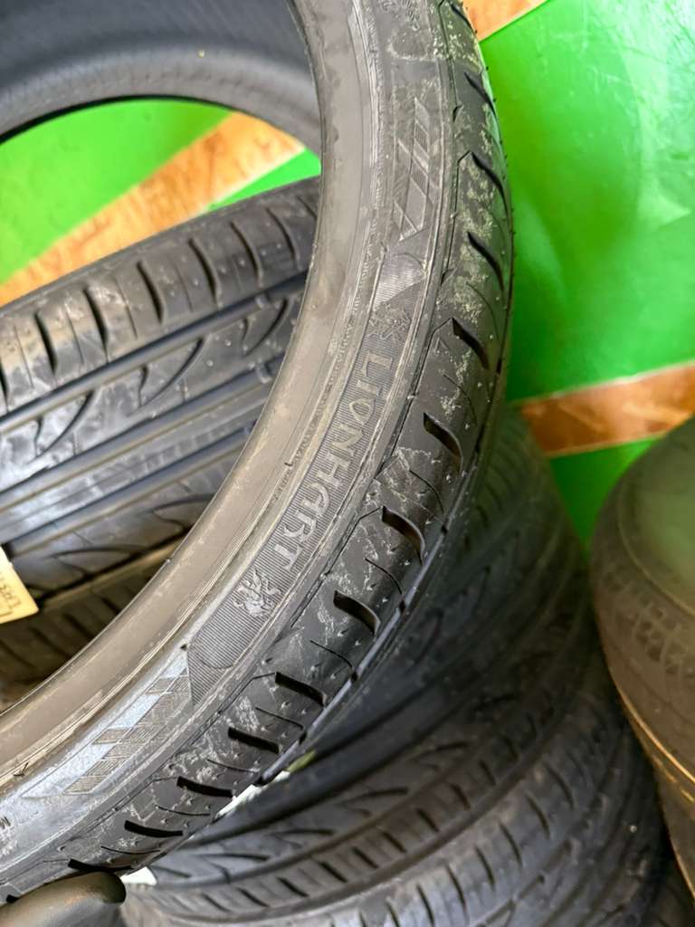 215/35R18 Set (4 Brand New Tires) Lionhart LH-503