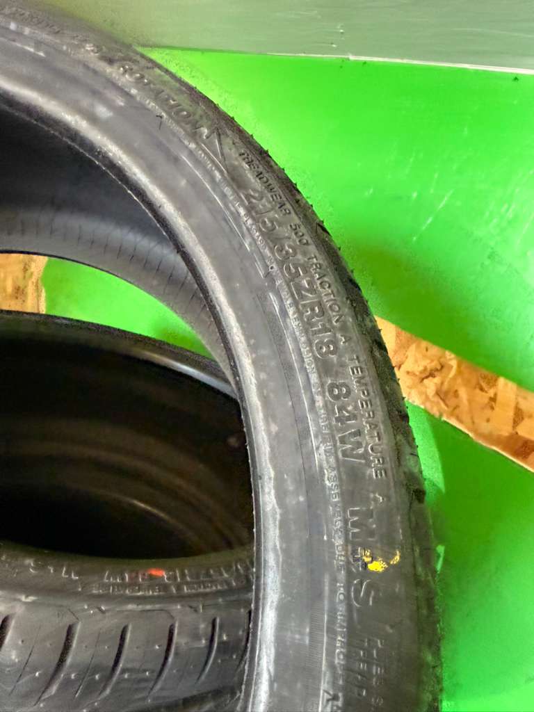 215/35R18 Set (4 Brand New Tires) Lionhart LH-503