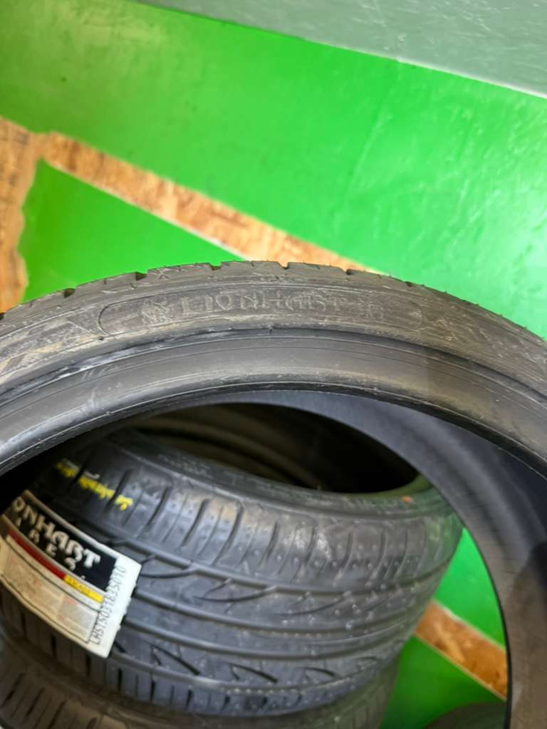 215/35R18 Set (4 Brand New Tires) Lionhart LH-503