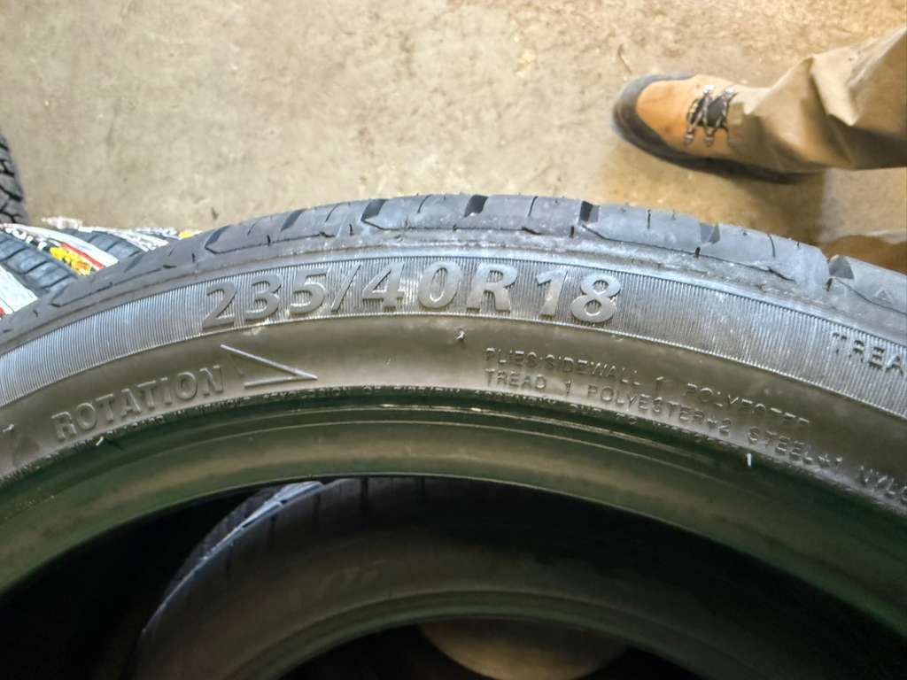 235/40R18 Set (4 Brand New Tires) Lexani LX UHP-207