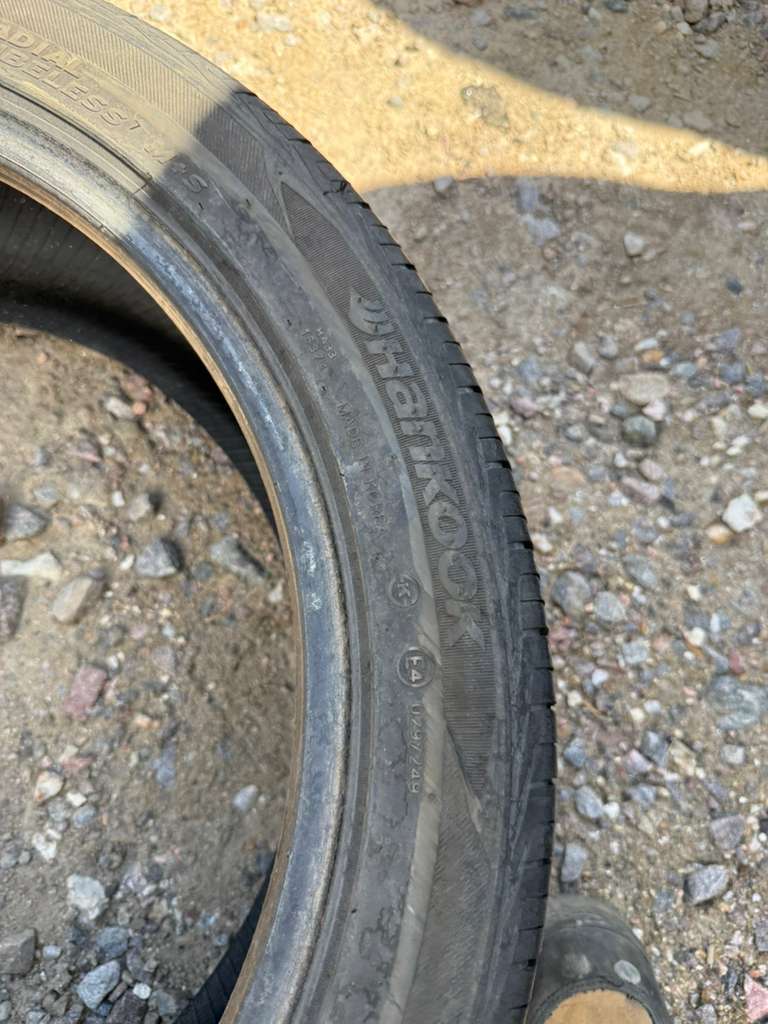 235/45R19  Single (1 Used Tire) Hankook Dynapro HP2
