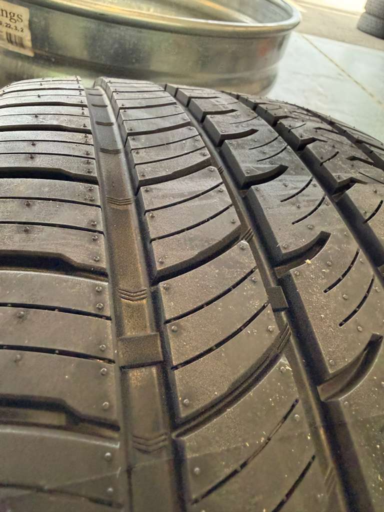 255/35R19 Pair (2 Brand New Tires) Advanta HPZ-02