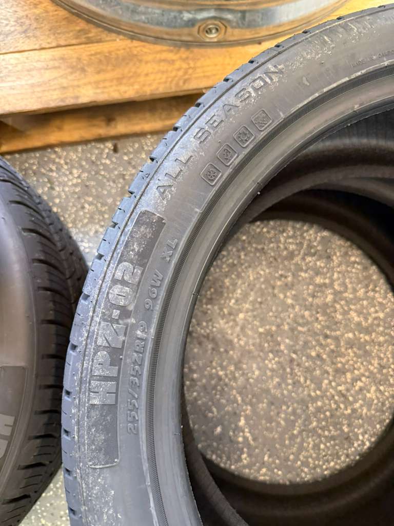 255/35R19 Pair (2 Brand New Tires) Advanta HPZ-02