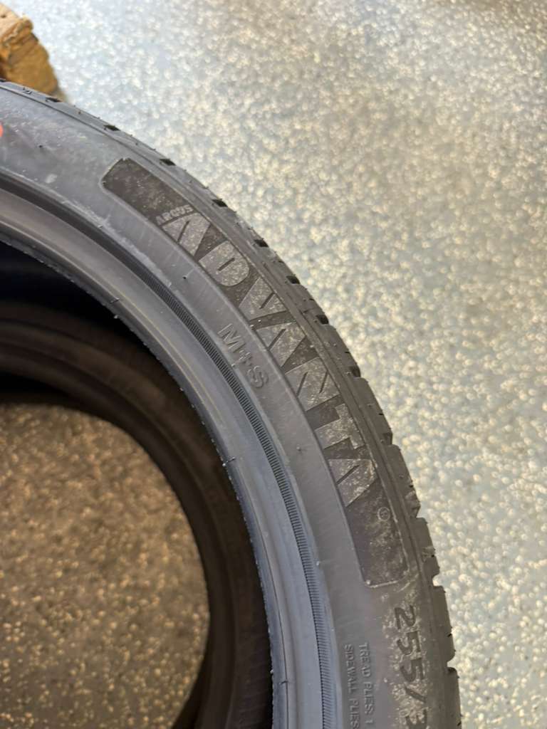 255/35R19 Pair (2 Brand New Tires) Advanta HPZ-02