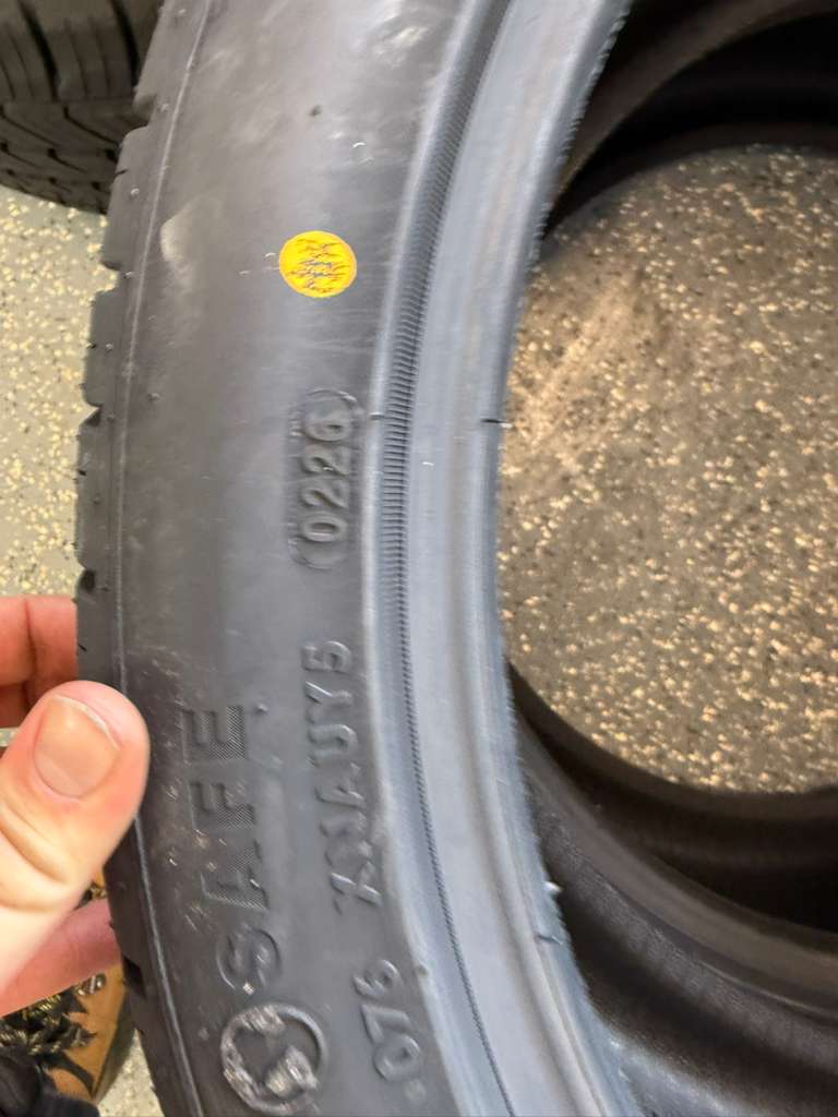 255/35R19 Pair (2 Brand New Tires) Advanta HPZ-02