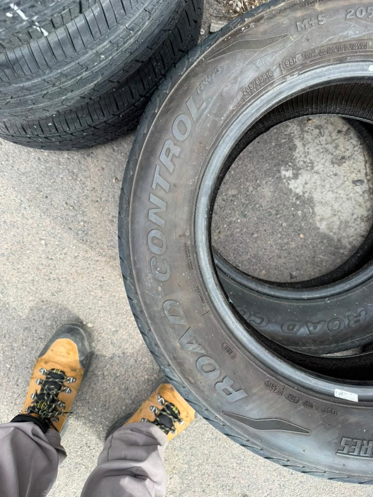 205/65R16 Pair (2 Used Tires) Dean Tires Touring