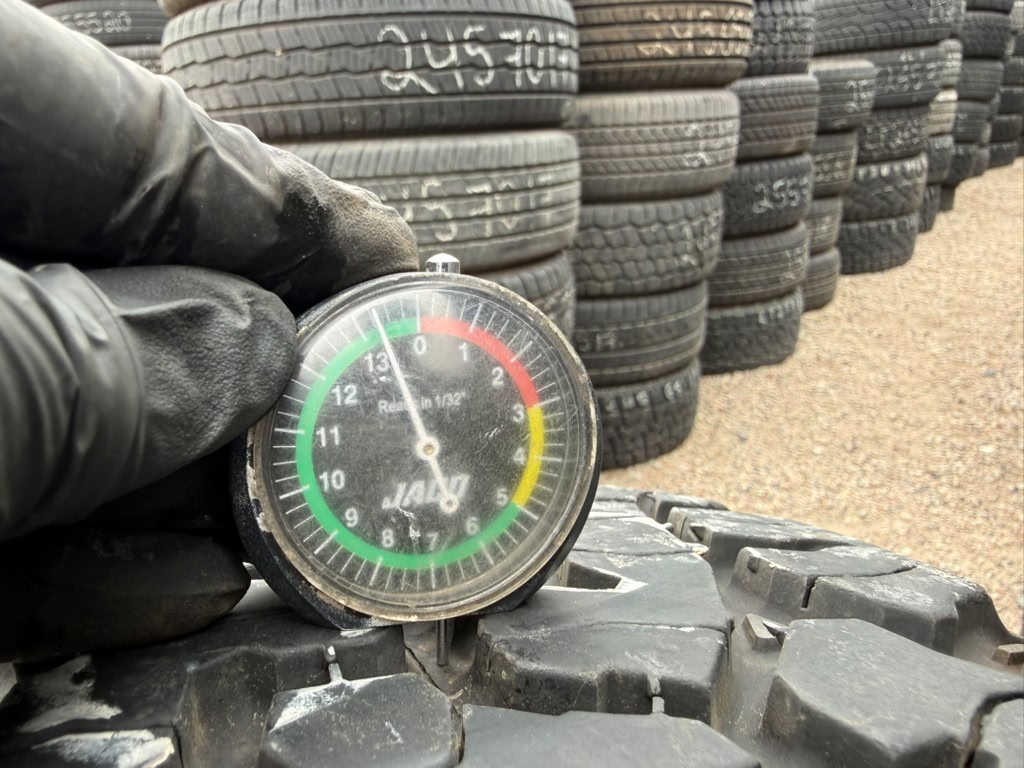 LT275/70R18 Single (1 Used Tire) Bfgoodrich All Terrain KO2