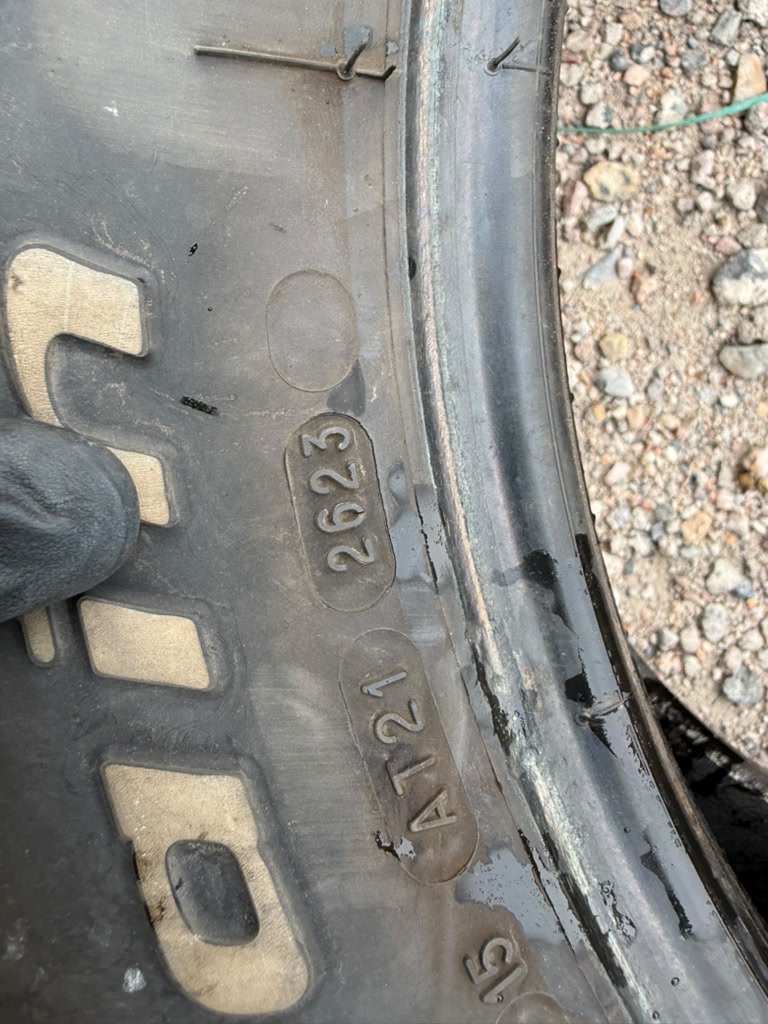LT275/70R18 Single (1 Used Tire) Bfgoodrich All Terrain KO2