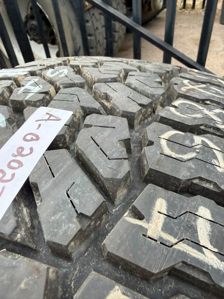 LT285/75R17 Single (1 Like New Tire) Falken Wild Peak A/T