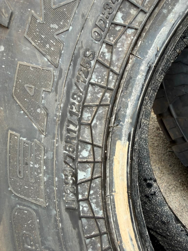 LT285/75R17 Single (1 Like New Tire) Falken Wild Peak A/T
