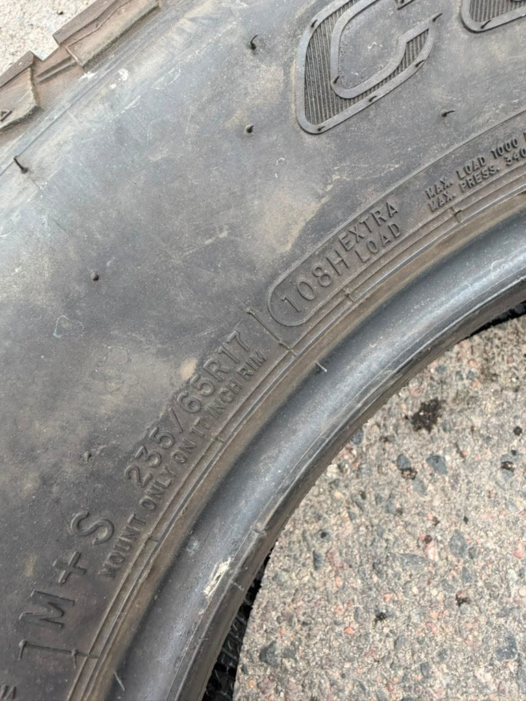 235/65R17 Single (1 Like New Tire) Mastercraft Courser Trail