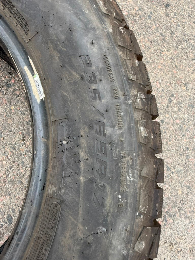 235/65R17 Single (1 Like New Tire) Mastercraft Courser Trail